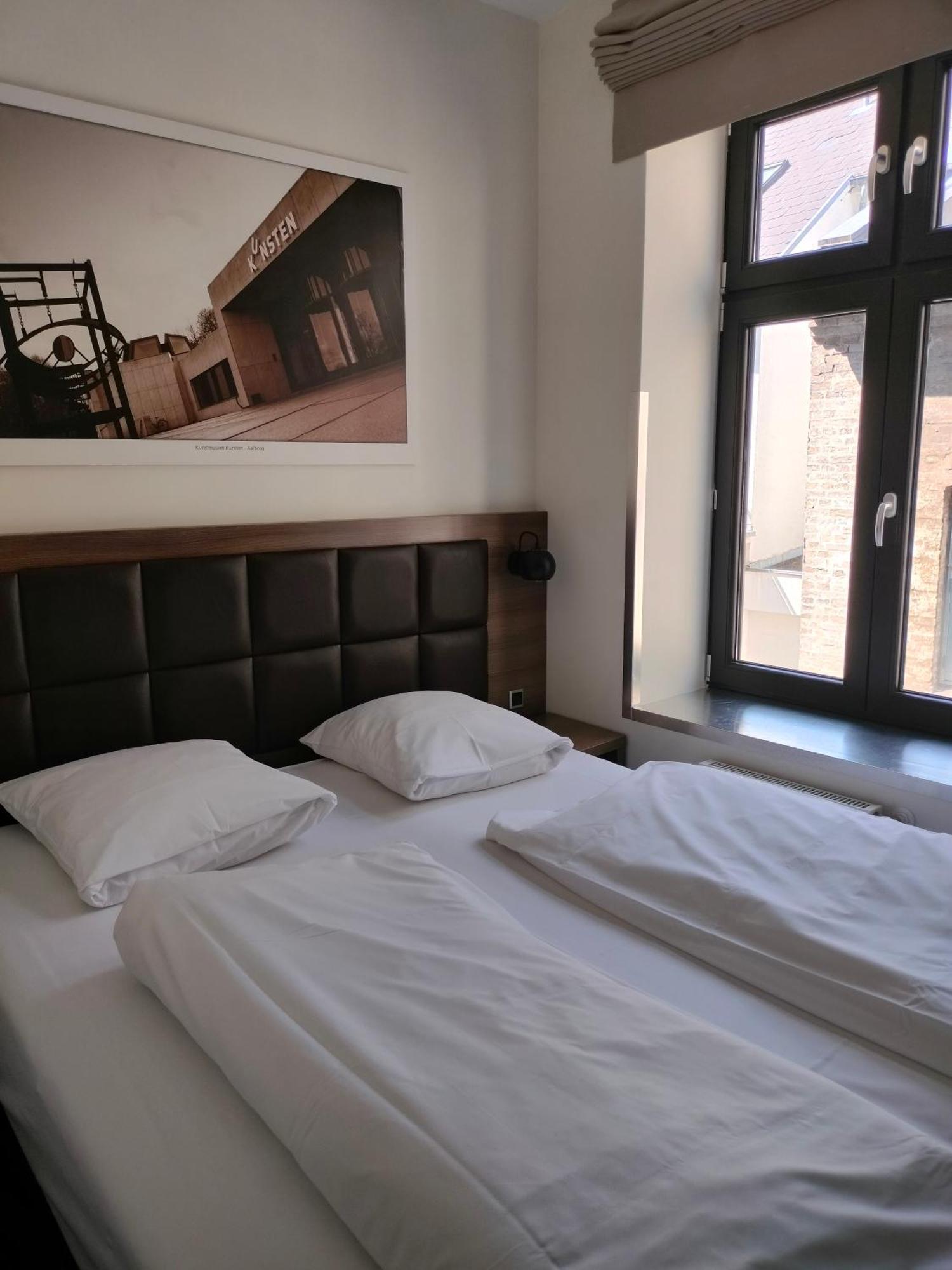 אולבורג Hotel Jomfru Ane מראה חיצוני תמונה