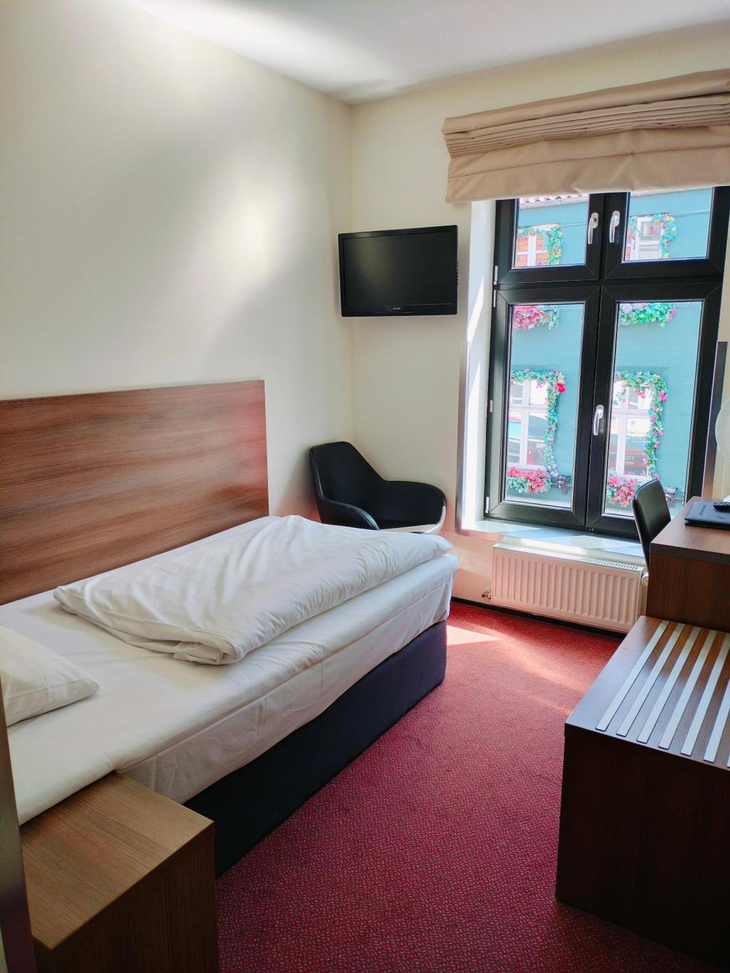 אולבורג Hotel Jomfru Ane מראה חיצוני תמונה