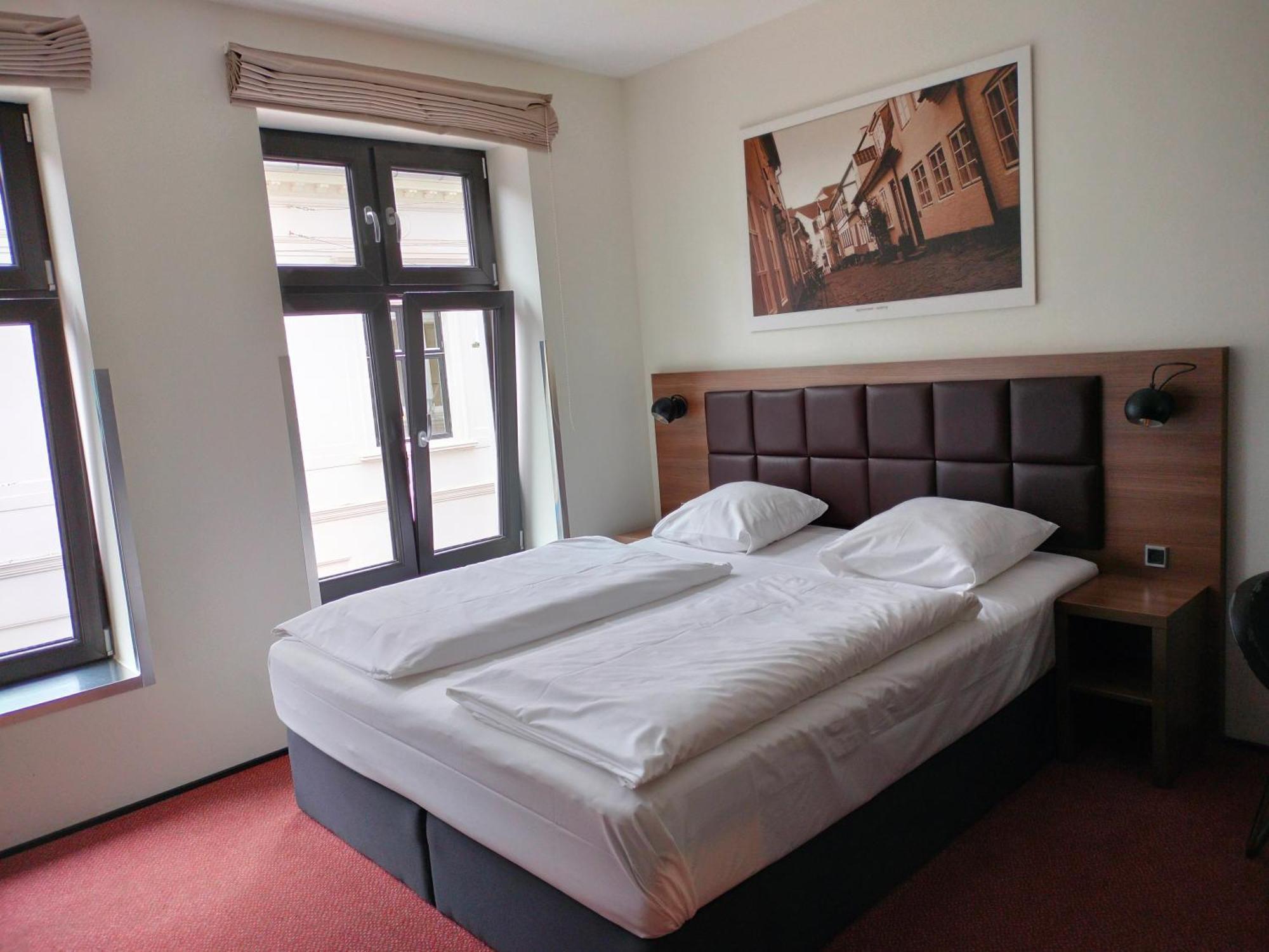 אולבורג Hotel Jomfru Ane מראה חיצוני תמונה
