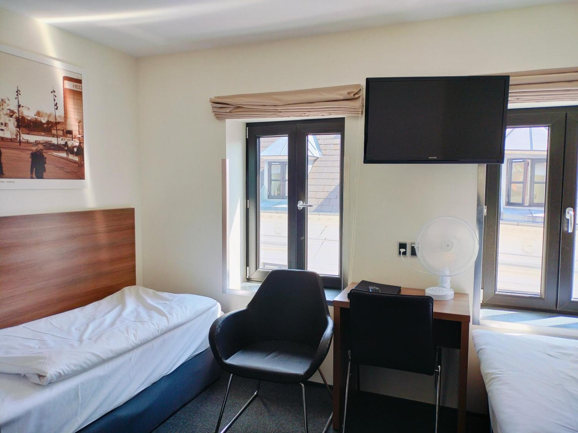 אולבורג Hotel Jomfru Ane מראה חיצוני תמונה
