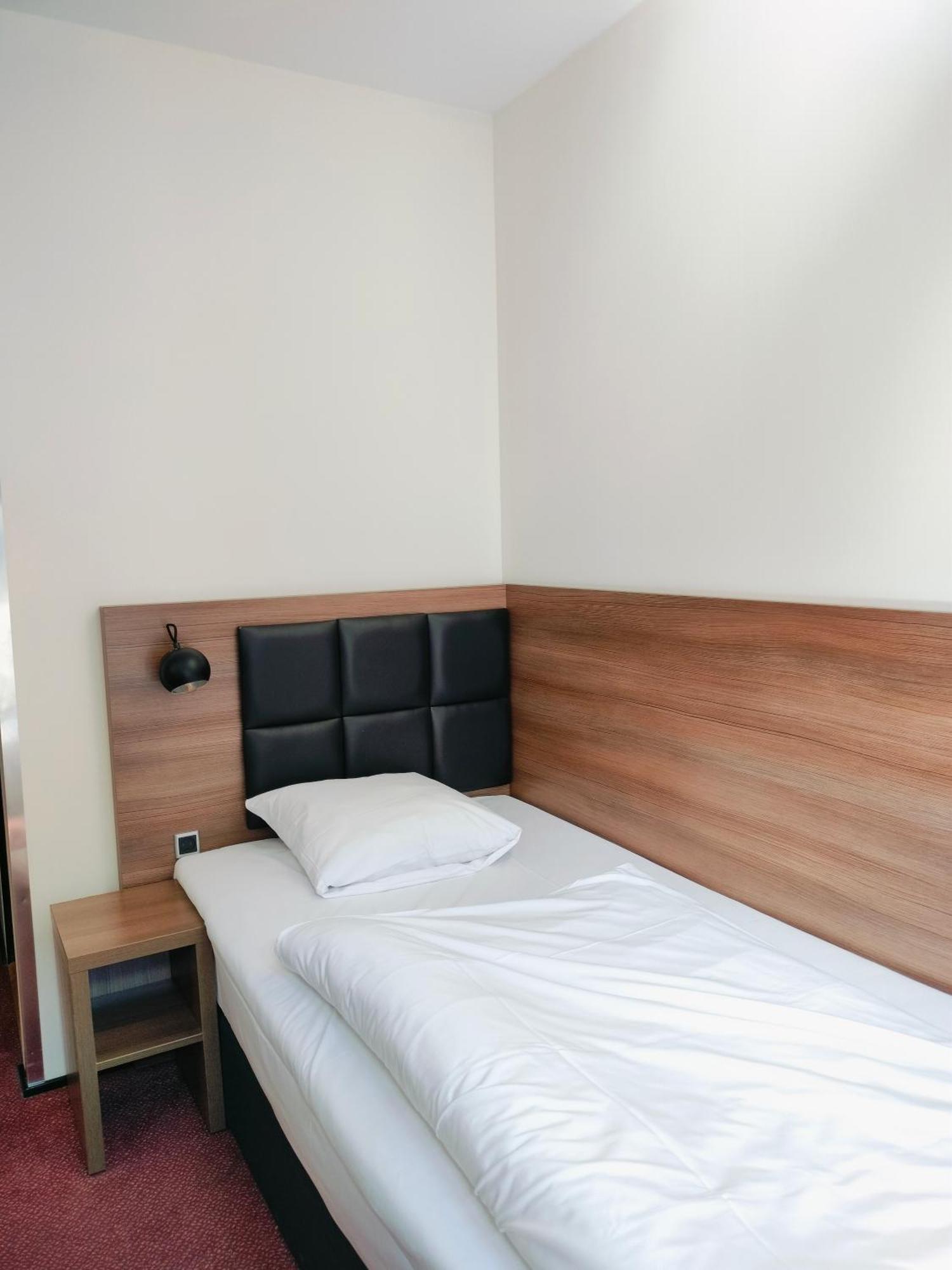 אולבורג Hotel Jomfru Ane מראה חיצוני תמונה