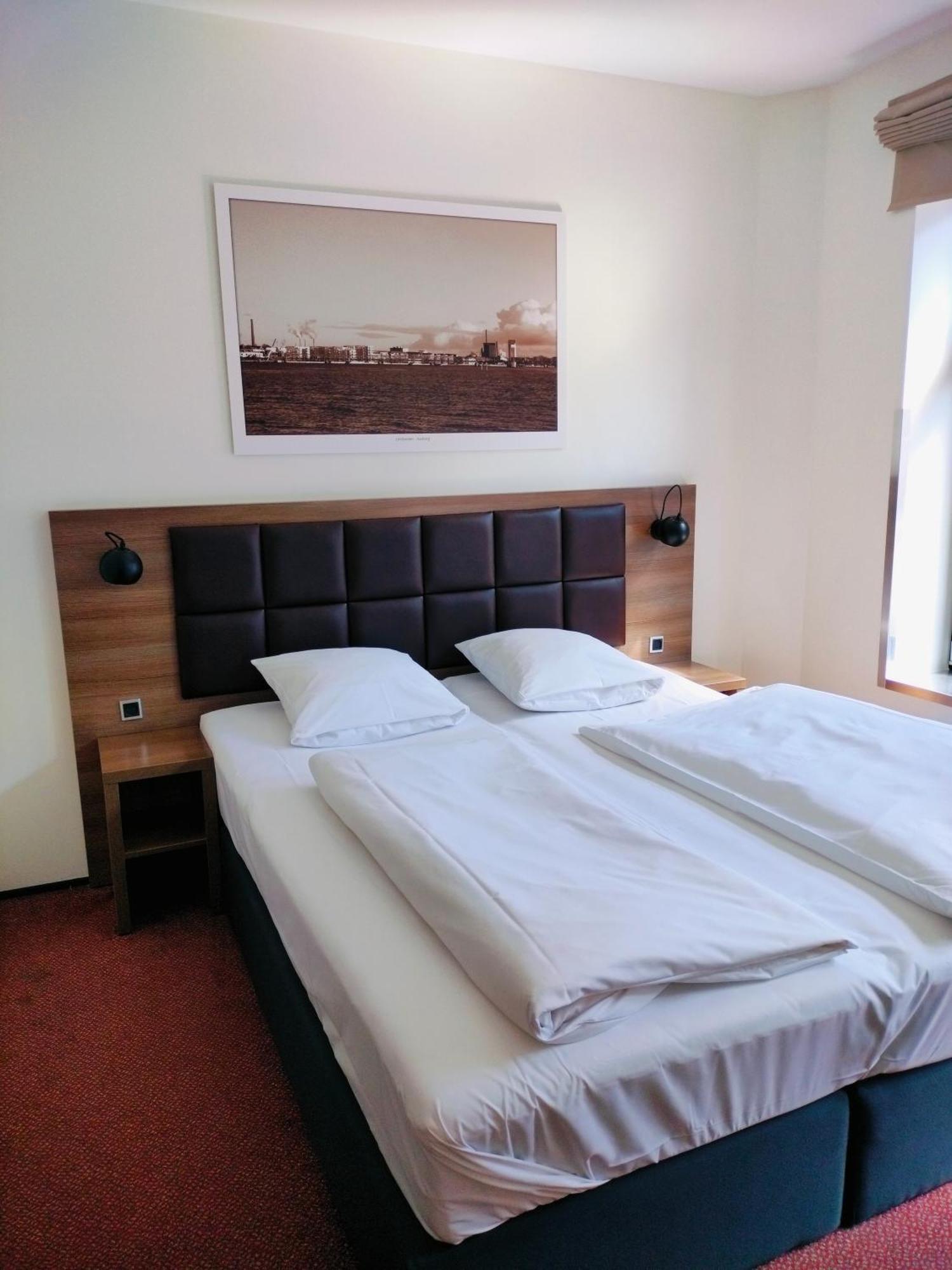אולבורג Hotel Jomfru Ane מראה חיצוני תמונה