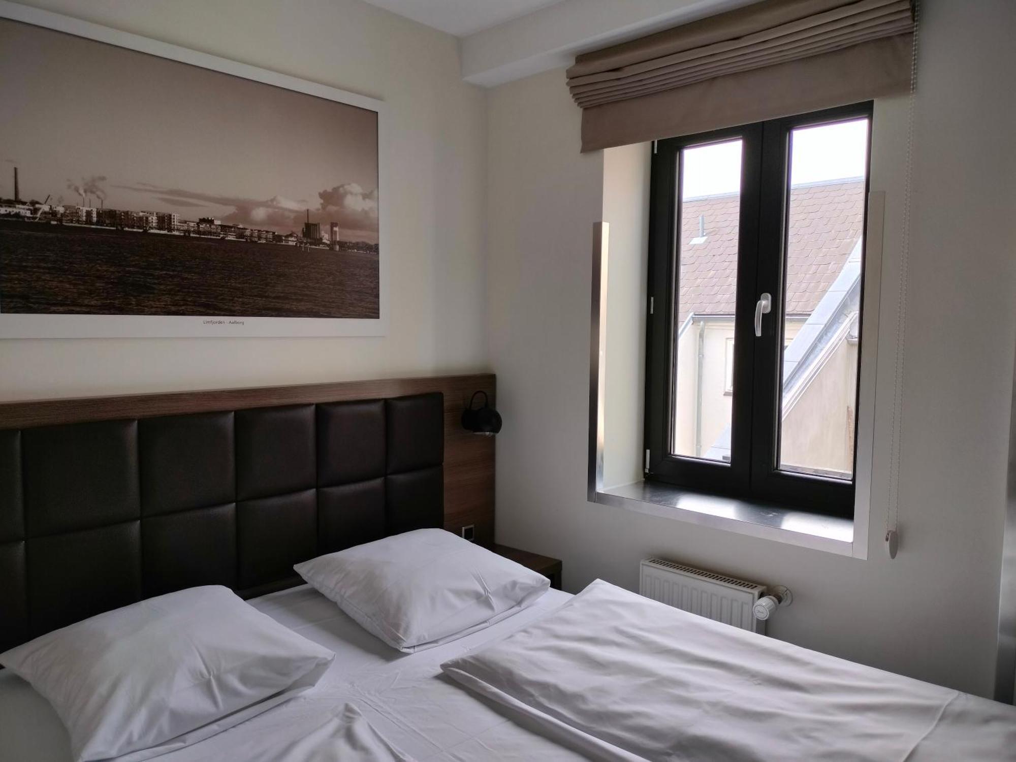 אולבורג Hotel Jomfru Ane מראה חיצוני תמונה