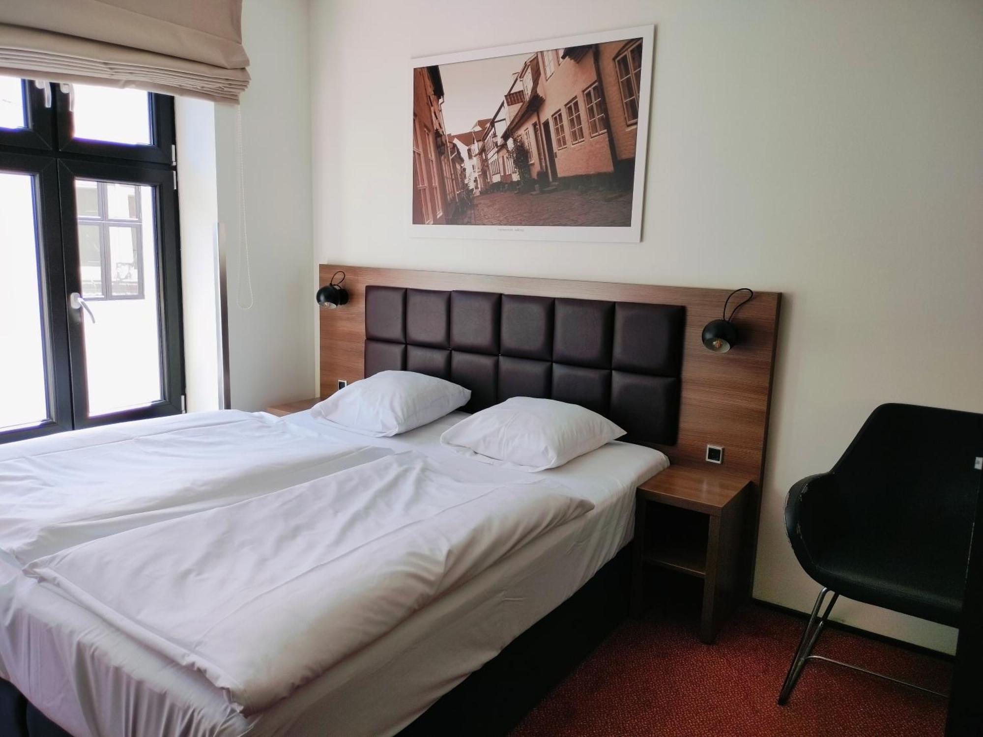 אולבורג Hotel Jomfru Ane מראה חיצוני תמונה